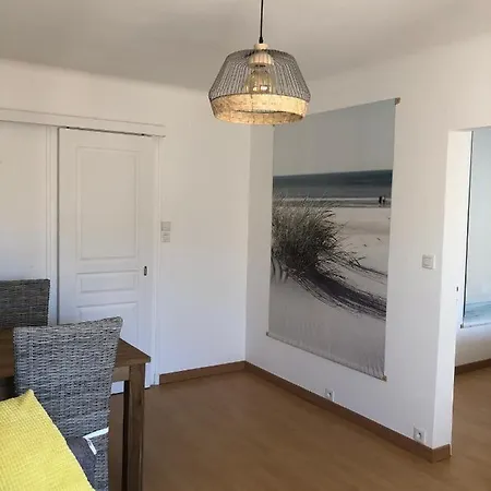 Demoiselles - 1 Appartement *